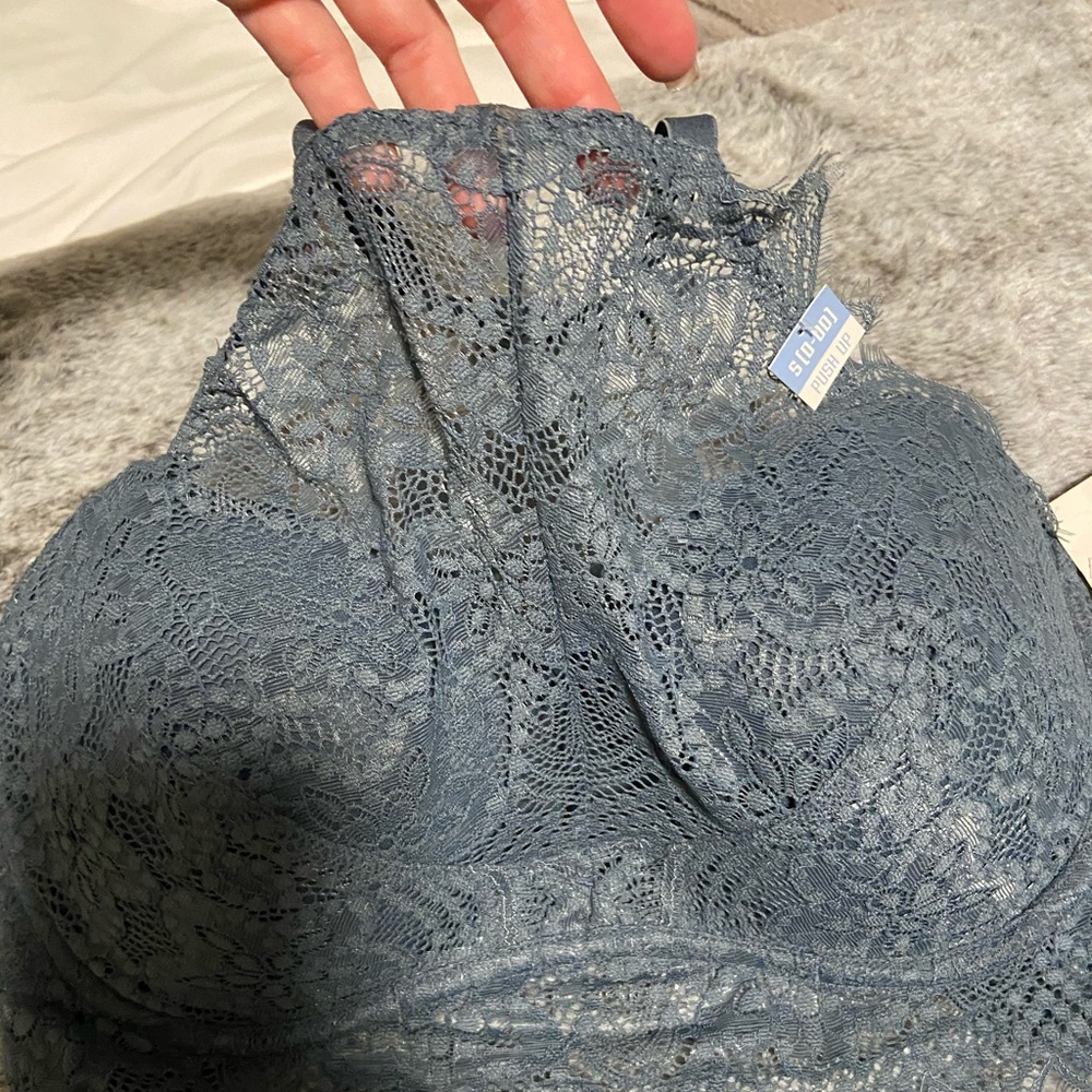 Lace crop